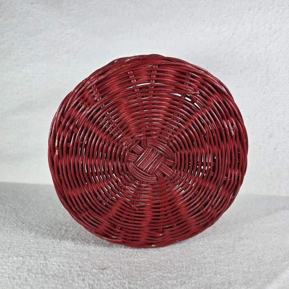 Red And Green Christmas Basket With Gold Handles 11x5 - Picture 6 of 8